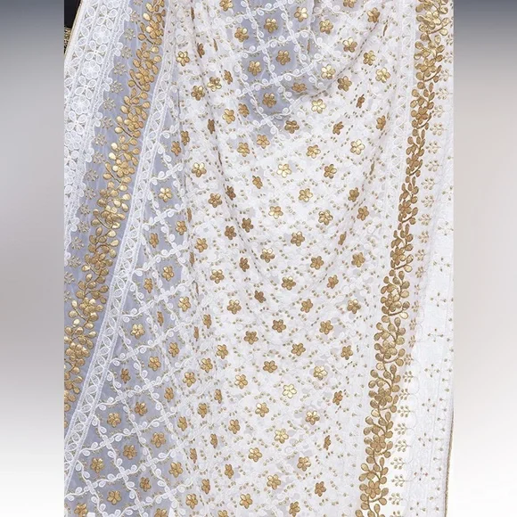 Lucknowi Embroidery dupatta - Picture 4 of 4